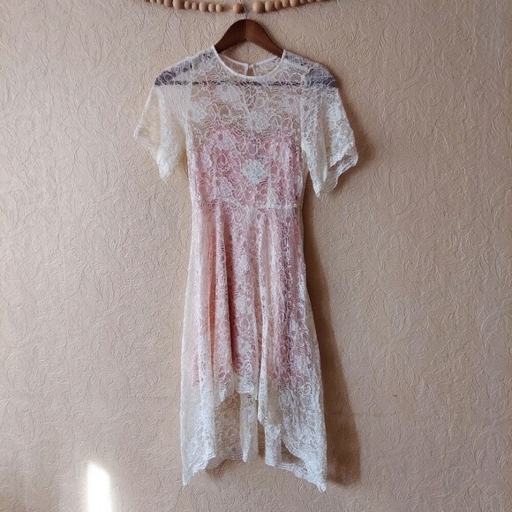 Lalla Lace Short Sleeve Hi Low Dress Pink Cream NEW